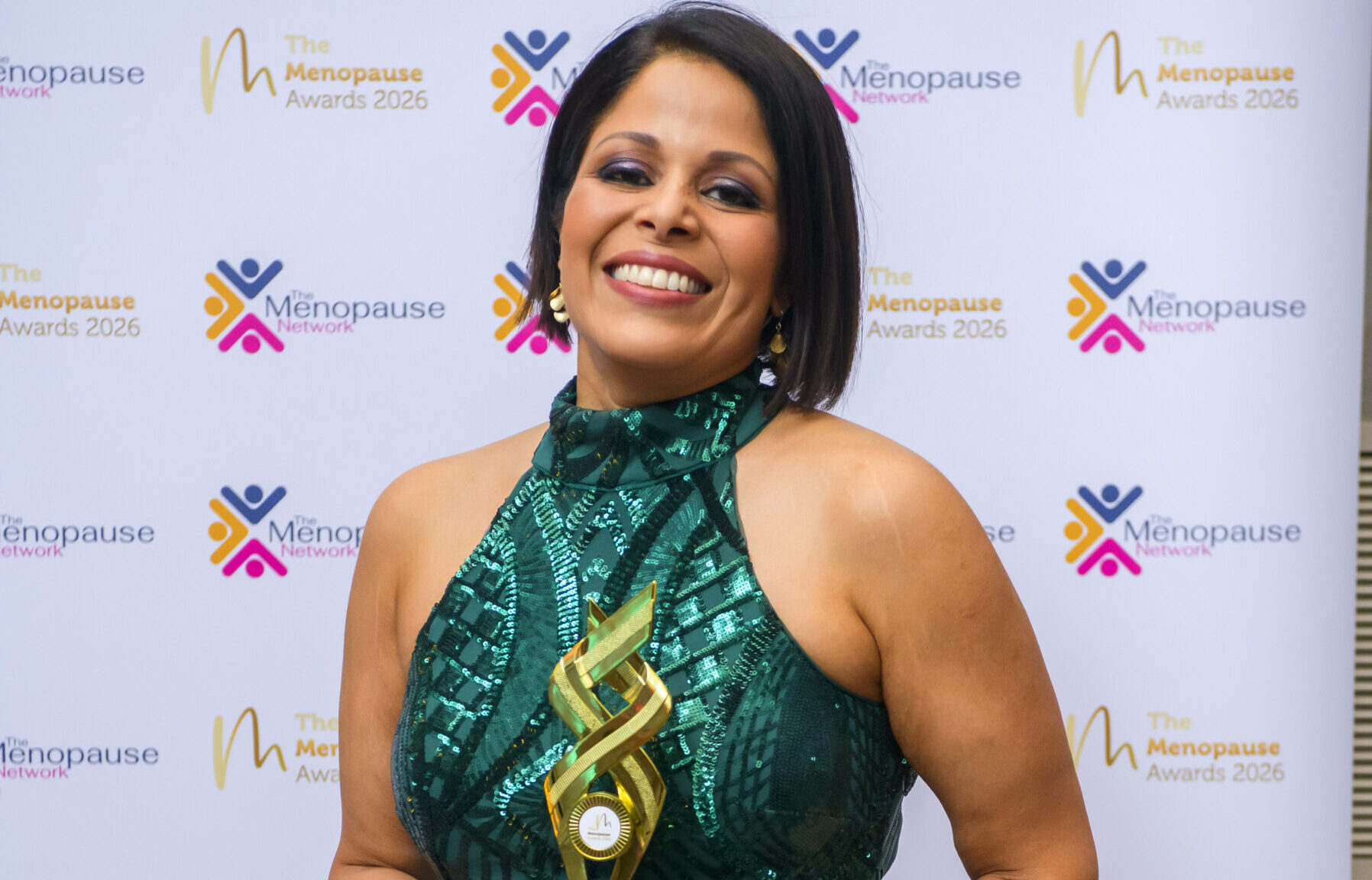 MIP AWARDS-382 Dr Mayoni Gooneratne collects her award